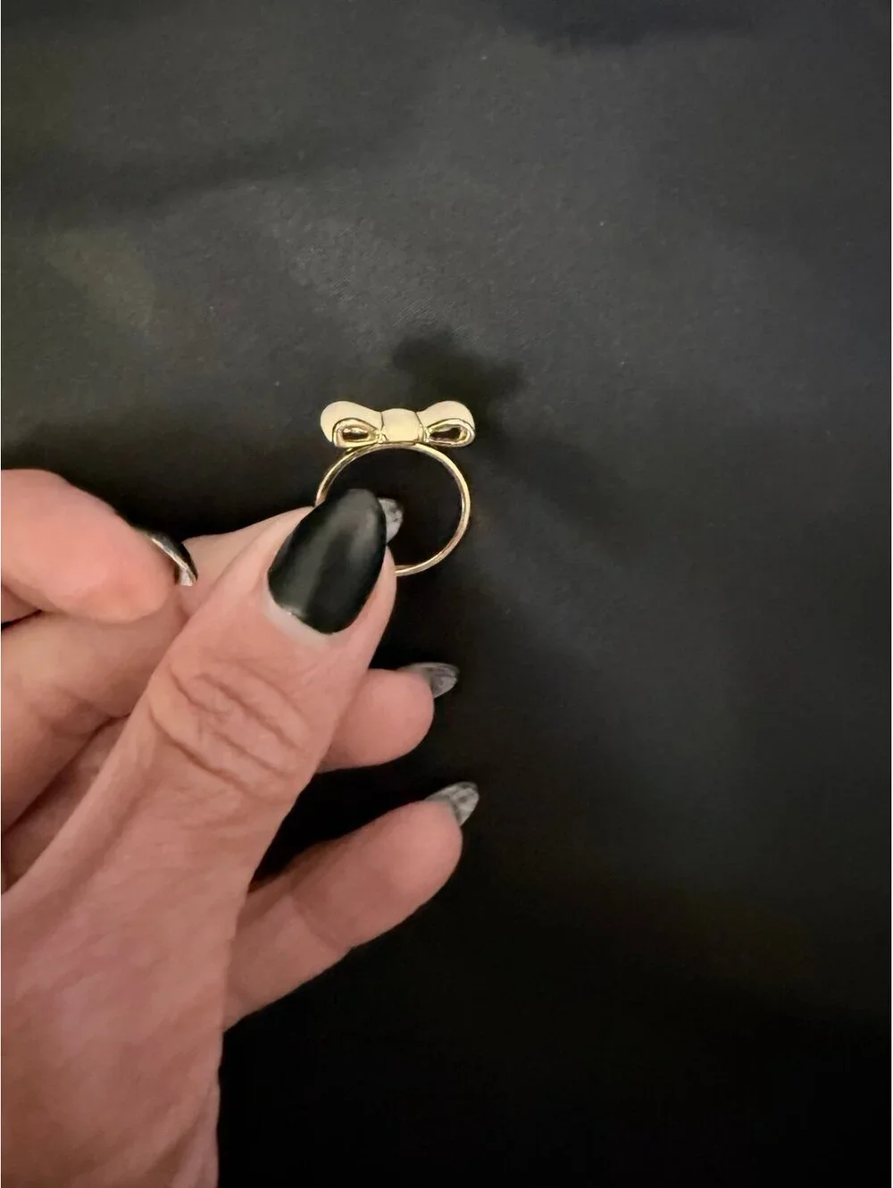 Gold-Tone Bow Ring & earring set– Size 6 (Approx.)